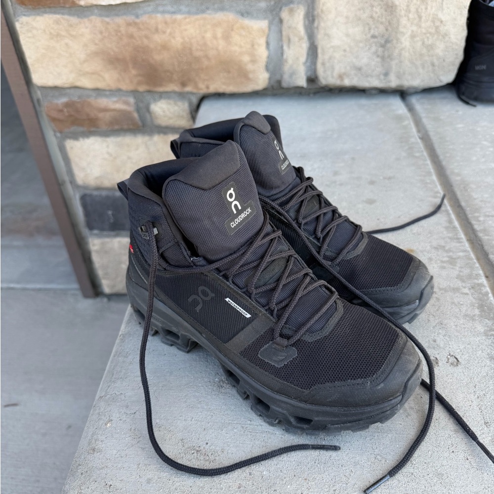 OnCloud Women’s Hiking Boots